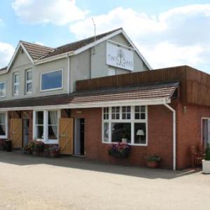 Hotels near Sherwood Pines Mansfield - Twin Oaks Hotel