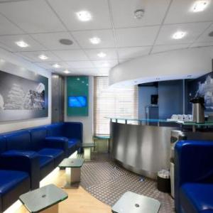 Queens Ice Rink London Hotels - Stylotel