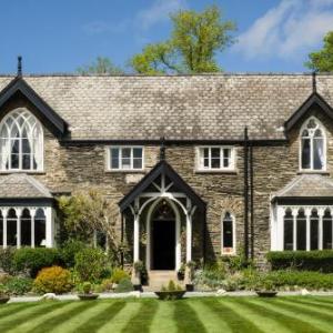 Hotels near Kendal Leisure Centre - Cedar Manor