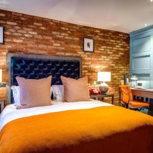 Hotels near Englefield Estate Reading - The Great House Sonning Berkshire