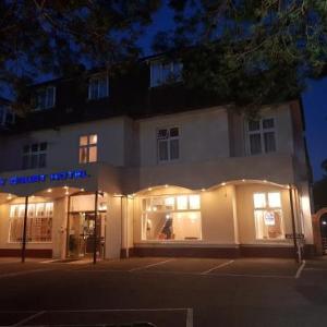 Madding Crowd Bournemouth Hotels - Burley Court Hotel