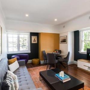 2 Bdrm Art Deco Apt Stroll To Bondi Junction