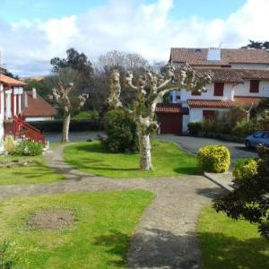 Studio in Guethary with enclosed garden 150 m from the beach