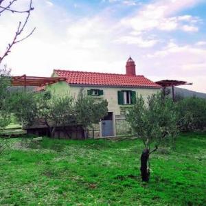 Secluded house with a parking space Praznica Brac - 18347