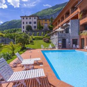 Lake Como apartment. Pool tennis walk to lake