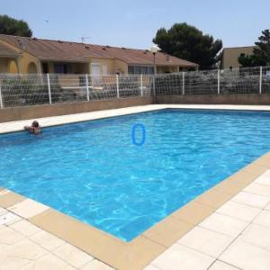 House with 2 bedrooms in Gruissan with shared pool and furnished terrace 300 m from the beach