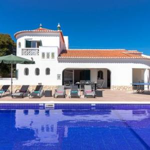 Casa Rainha Near Carvoeiro pool BBQ