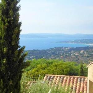 Apartment with 2 bedrooms in Roquebrune sur Argens with wonderful sea view shared pool enclosed garden 3 km from the beach