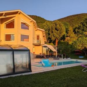 Apartment with 2 bedrooms in Collonges sous Saleve with wonderful mountain view shared pool enclosed garden 5 km from the slopes