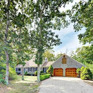 40 Epanow Rd Home