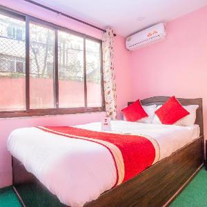 OYO 137 Hotel Pranisha Inn
