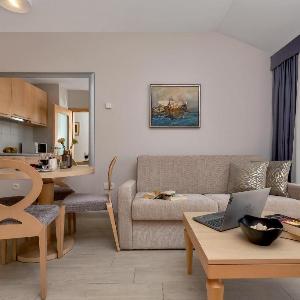 Family suite with a seaview