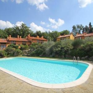 Camporbiano Villa Sleeps 4 T586316