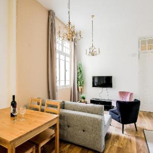 Two bedrooms apartment balcony by House of Palm