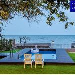 Beachfront Poolvilla for 20 Persons  Huahin Beach