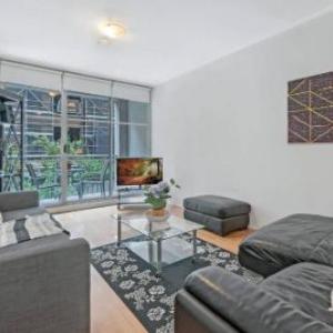 A Bright & Elegant Apt Near Darling Harbour