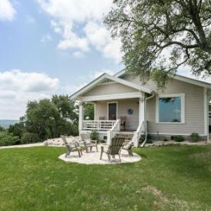 Lookout Hill Cottage - Beautiful Views for Miles