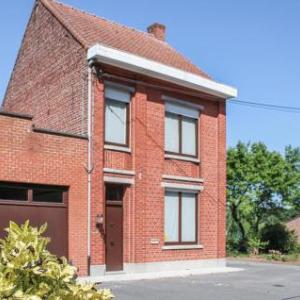 Nice home in Zonnebeke w/ WiFi and 5 Bedrooms