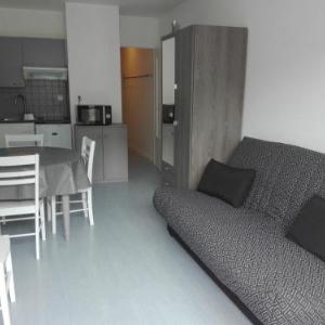 Studio rénové avec balcon à 100m de la plage et piscine - 4 personnes - Les Sables-d'Olonne - FR-1-331-204