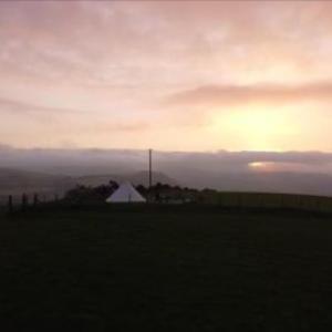 Beautiful 4-Bed Wigwam Yurt in Tynygraig