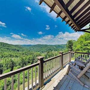 Two Breathtaking Mountain View Cabins with Hot Tubs! cottage