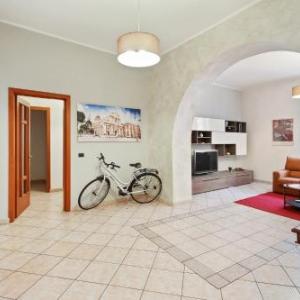 GuestHost - Central Flat with Balconies and Bicycle!