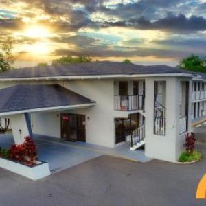 Hotels near Kissimmee Sports Arena - Sunshine Inn