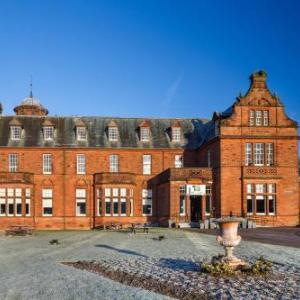 Hotels near Drumlanrig Castle - Holiday Inn Dumfries