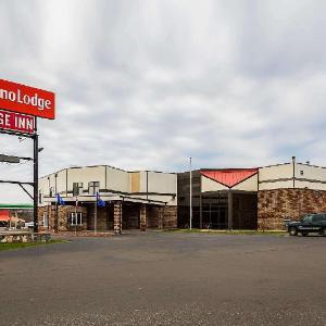 Hotels near SentryWorld Golf Course - Econo Lodge Waupaca