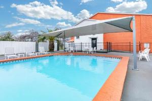 Howard Johnson by Wyndham Near Schlitterbahn, New Braunfels