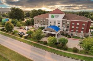 Holiday Inn Express and Suites Springfield Medical District, an IHG Hotel, Springfield