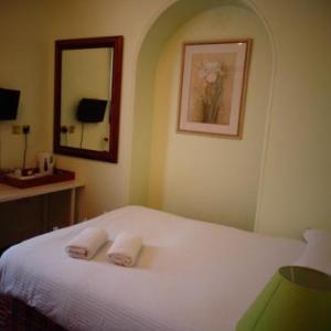 Hotels near Gunnersbury Park London - Aron Guesthouse