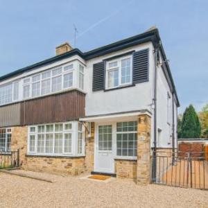 Hotels near Roundhay Park Leeds - Oakwell House