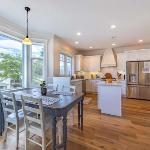 Lincoln-River/Mt View-4BR/3.5BA Hood River