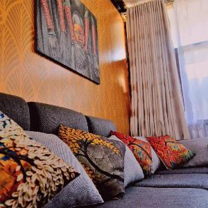 Art Deco 3BR/2.5B Flat NAGURU (WIFI + SOLAR)
