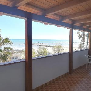 NIDO MARINO ADRIA · Beachfront apt in Martínsicuro