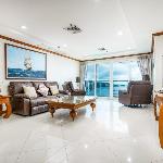 Exclusive 3 Bedroom luxury apartment with seaviews