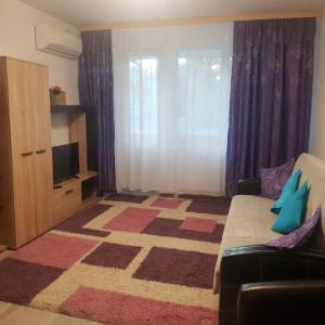 Modern 2-Bedroom Apartment Near Mamaia Beach
