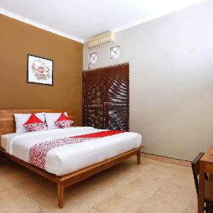 OYO 1072 Kampung Condro Wulan Guesthouse