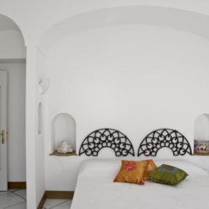 VILLA MEDITERRANEA is situated in one of the most beautiful and fashionable areas of Positano the l