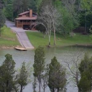 Free Xplorie Attractions Every Day! - Driftwood Log Cabin