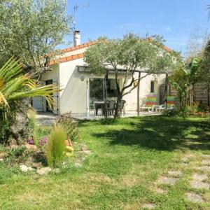 Holiday Home Les Oliviers - TSH111