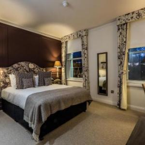 Hotels near Kew Gardens - Coach & Horses Hotel