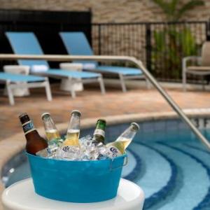 ZeyZey Miami Hotels - Hampton Inn By Hilton Miami Airport East