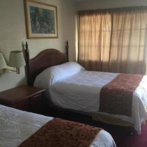 Hotels near House of Blues Anaheim - Frontier Motel