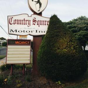 Country Squire Inn and Suites