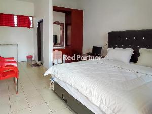 Bernard Guest House & Resto RedPartner, Samosir Island