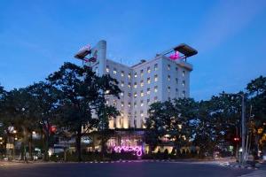 MOXY Bandung, Bandung