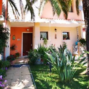 House with 2 bedrooms in Torre degli Ulivi Capoterra 2 km from the beach