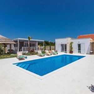 Family friendly house with a swimming pool Galovac Zadar - 17551